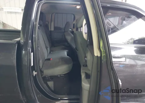 2017 Ram 1500 Slt 4X2 6'4 Box из США, поврежденный, VIN 1C6RR6GGXHS654904